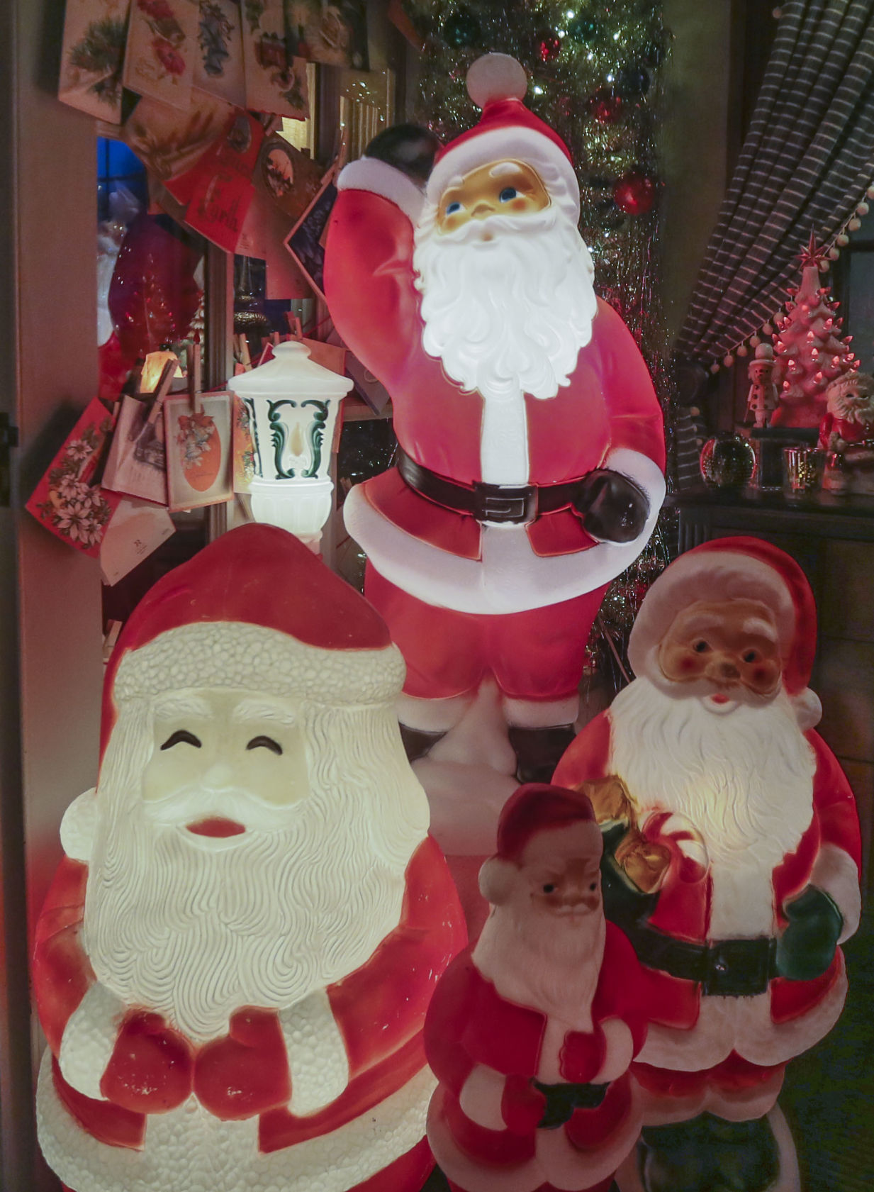 112420-qc-nws-decorations-22.JPG